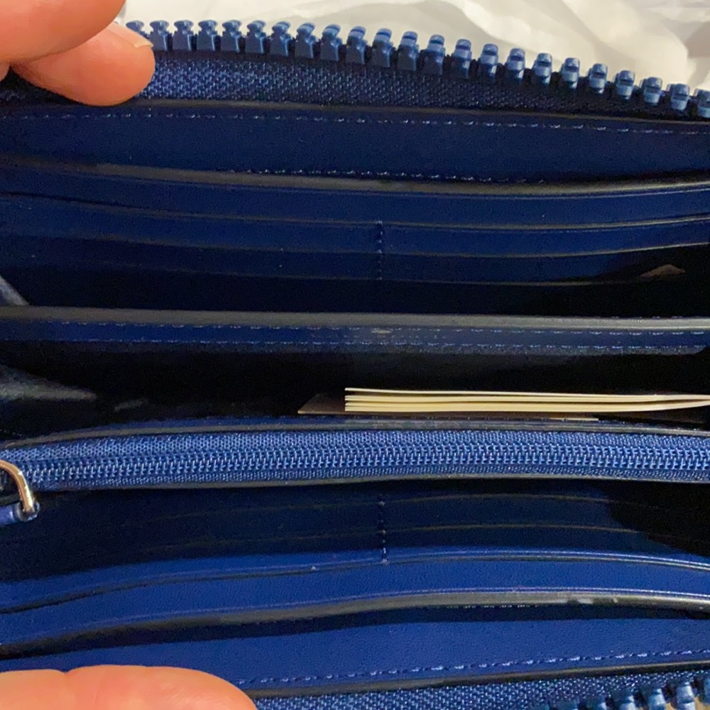 Kate Spade Large Wallet - Picture 3 of 4